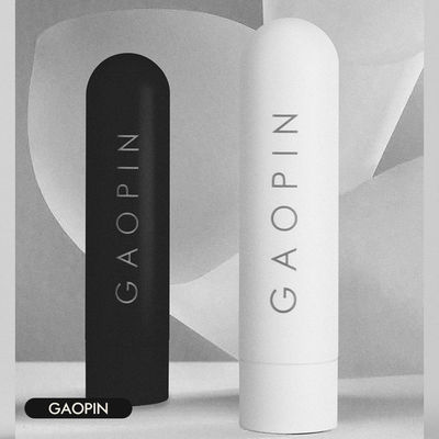 ขวดบีบแชมพูพลาสติกเปล่า HDPE พร้อมฝาดิสก์ 250 มล. พื้นผิวด้านสีขาวฝ้าดำฝ้า